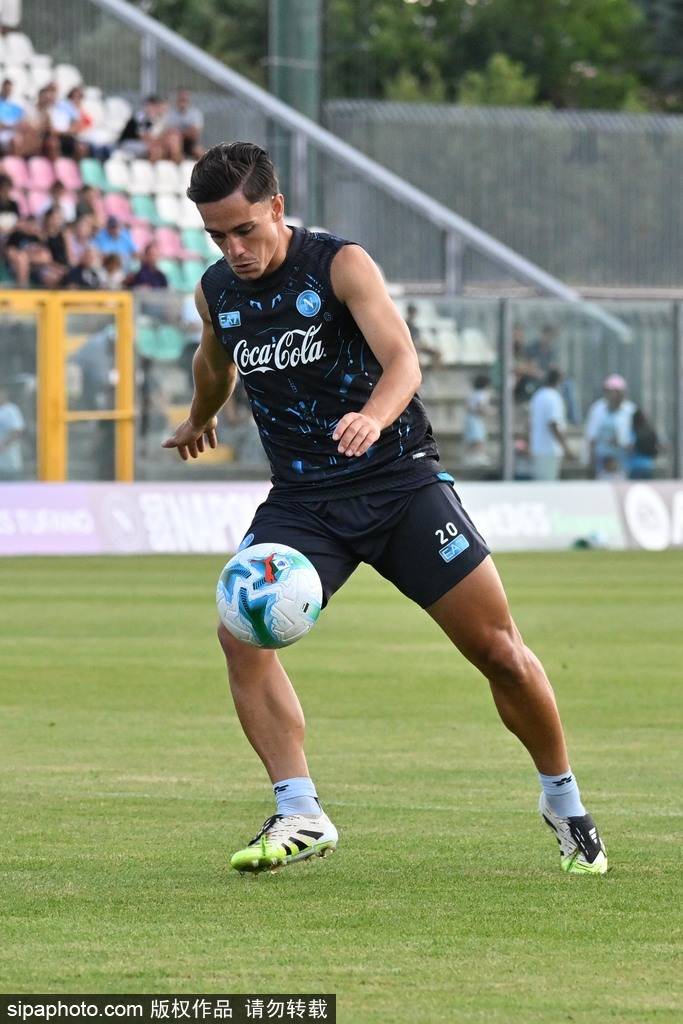 与队友配合, 标志着他即