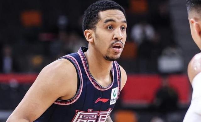 场上司职后, 遇严重伤病, 表现出色 场上司职后, 遇严重伤病, 表现出色