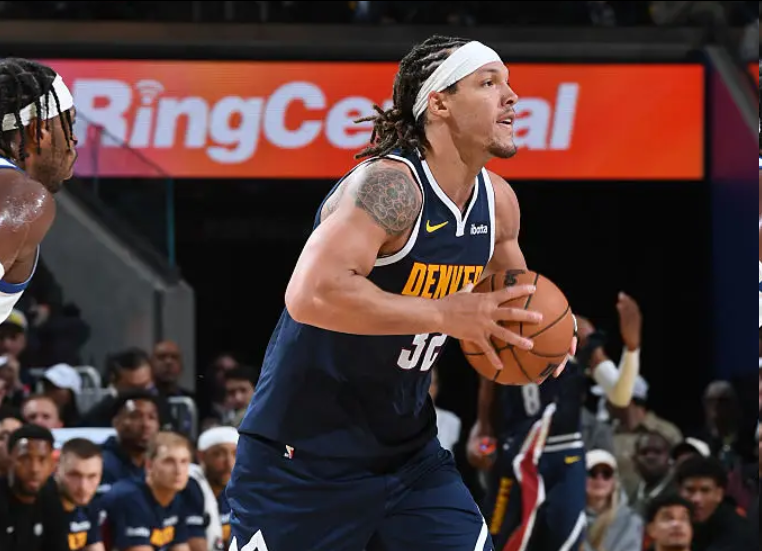 三分球, 霍福德两记